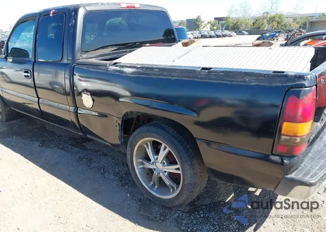 2001 Chevrolet Silverado 1500 из США, поврежденный, VIN 2GCEC19W211401694